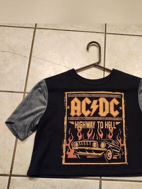 NWOT AC/DC Glitter Sleeve Crop Top Band Tee